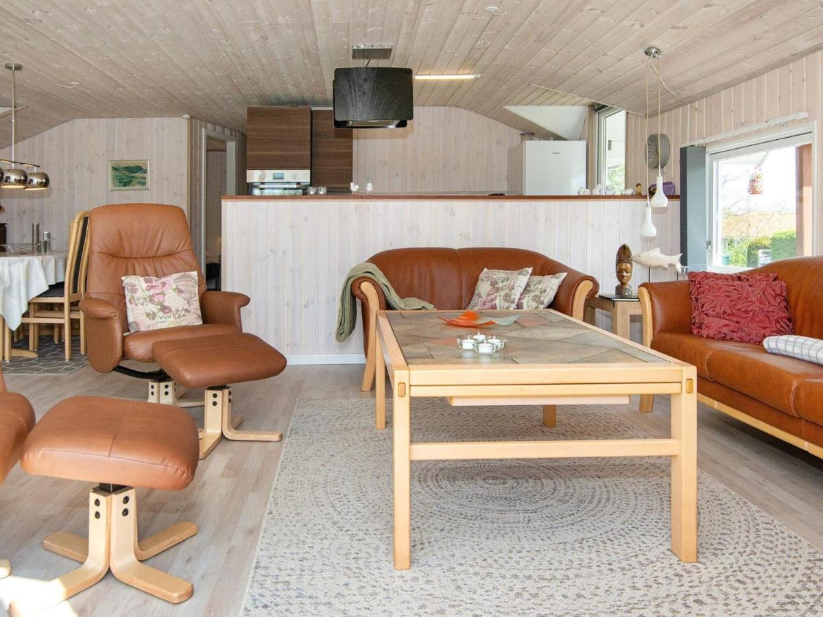 8 Person Holiday Home In Hejls Εξωτερικό φωτογραφία