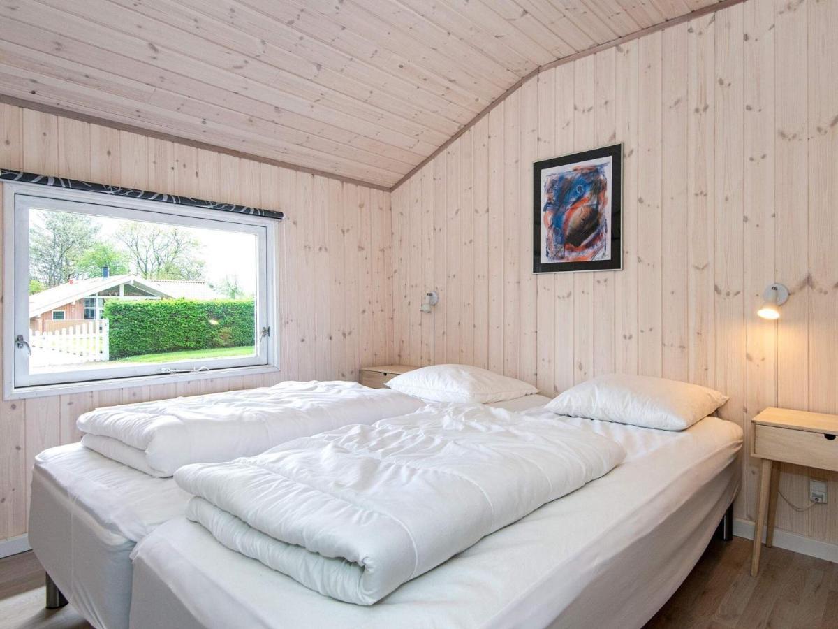 8 Person Holiday Home In Hejls Εξωτερικό φωτογραφία